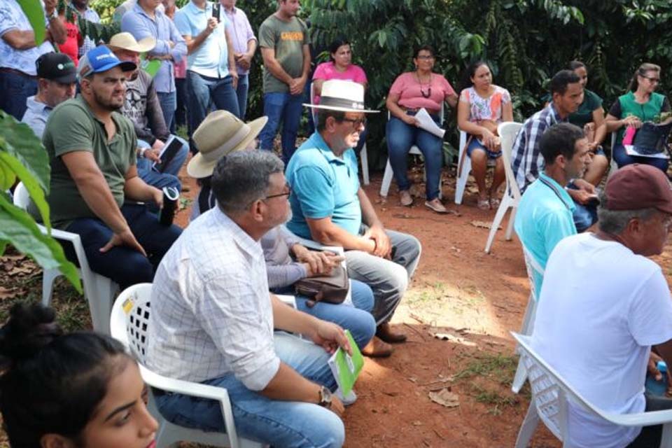 Dia de Campo sobre café clonal reuniu produtores de toda a região 