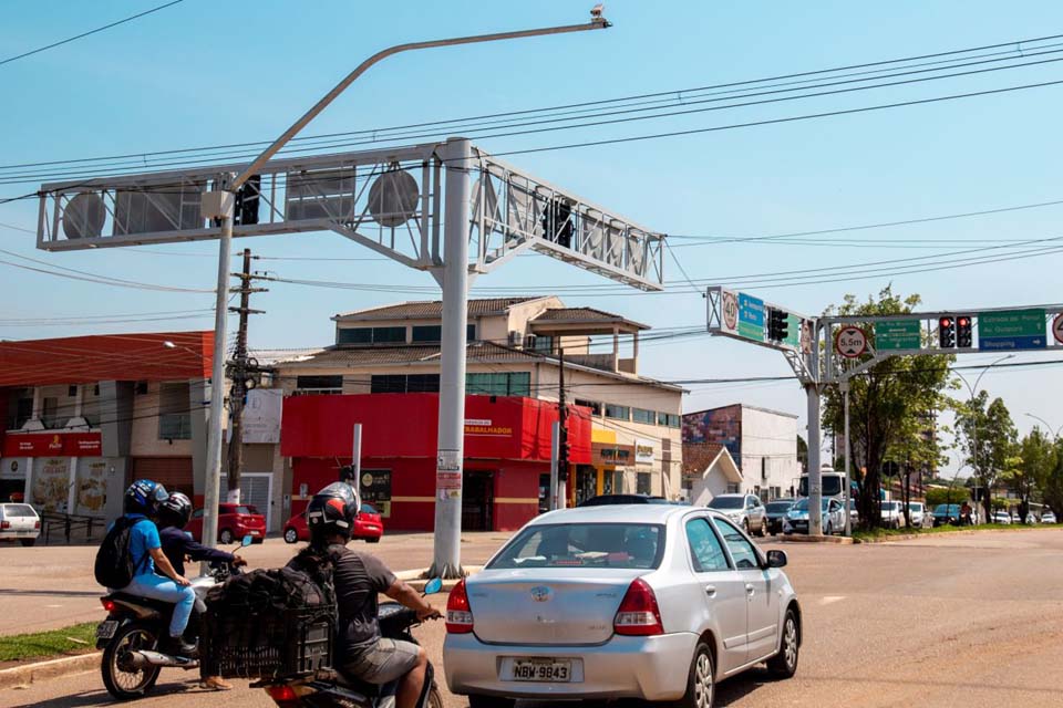 Prefeitura inicia a instalação de semáforos inteligentes para melhorar fluxo do trânsito em Porto Velho