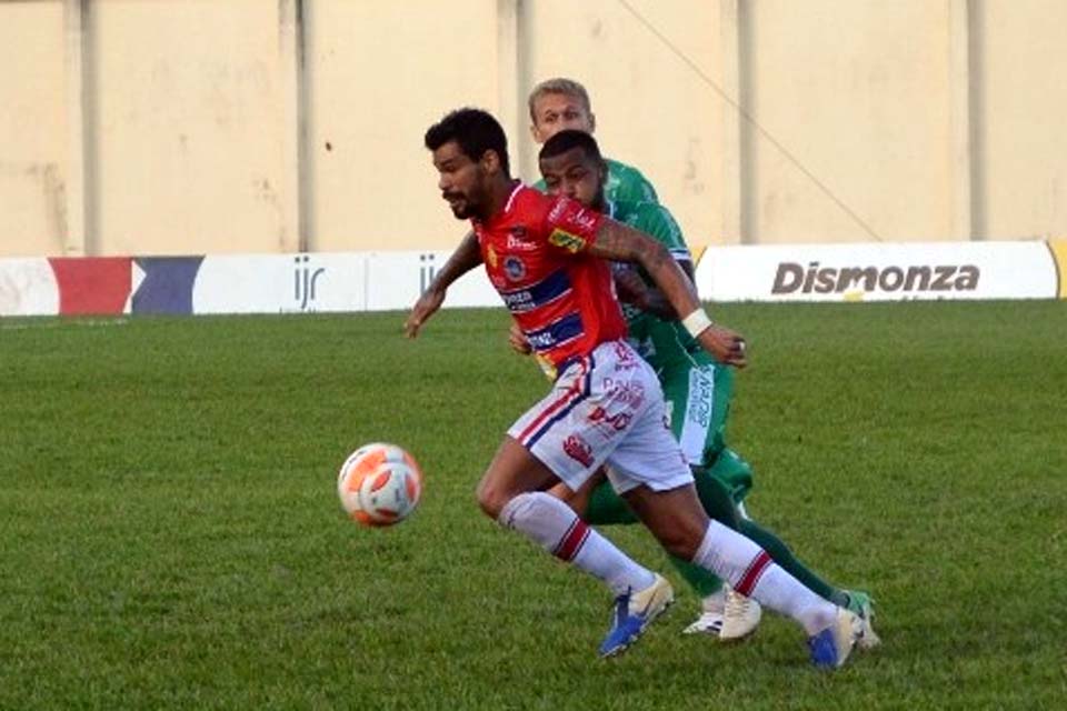 Atacante Ariel deixa o Porto Velho; o atleta chegou a acompanhar o empate no último sábado 