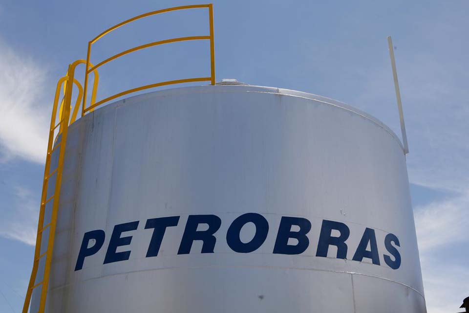 Petrobras continuará a contratar equipes de contingência