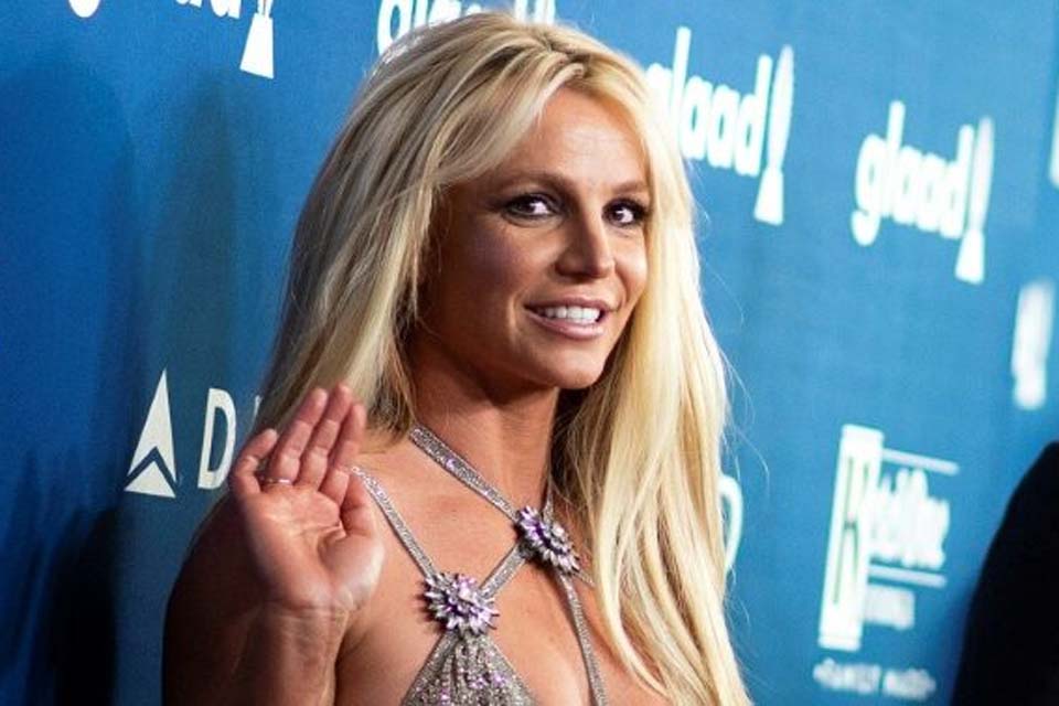 Britney Spears analisa vida turbulenta em sua nova autobiografia