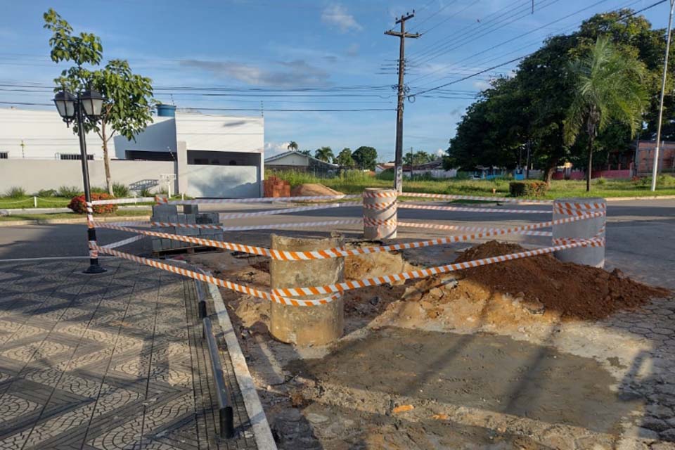 Equipes da Semosp trabalham em obras essenciais à população