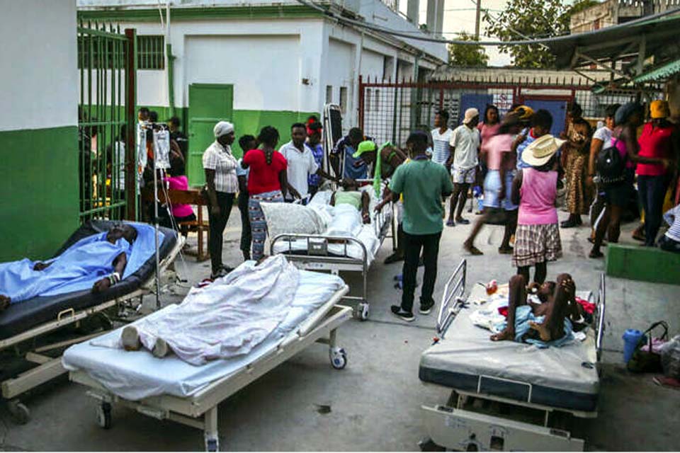 Haiti enfrenta superlotação de hospitais após terremoto que deixou quase 1.300 mortos