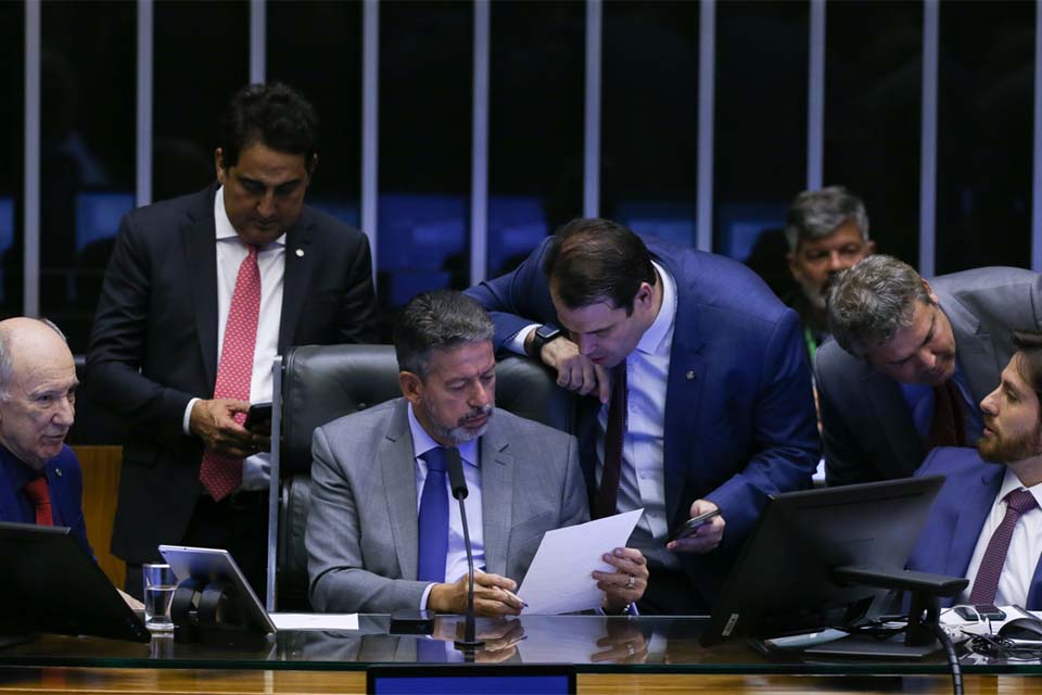 Câmara aprova projeto de lei de taxação para super-ricos