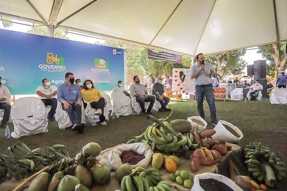 Presidente da ALE-RO Alex Redano acompanha ação do Governo em Alta Floresta do Oeste