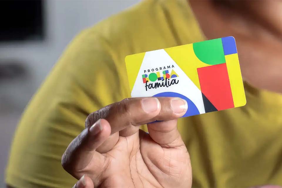 Caixa paga novo Bolsa Família a beneficiários com Número de Inscrição Social de final 8