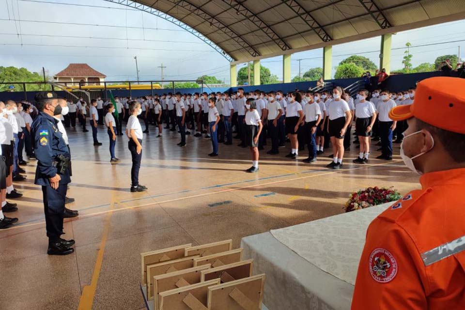 Comunidade escolar do município comemora implantação de Colégio Tiradentes da Polícia Militar 