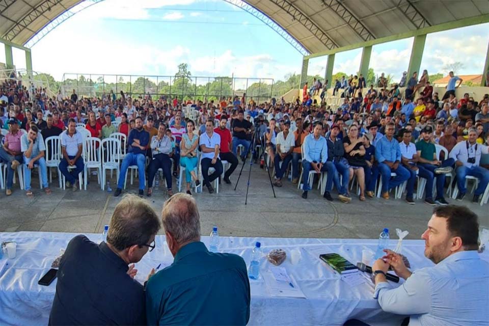 Audiência pública reúne população de Jacinópolis para discutir regularização de distrito