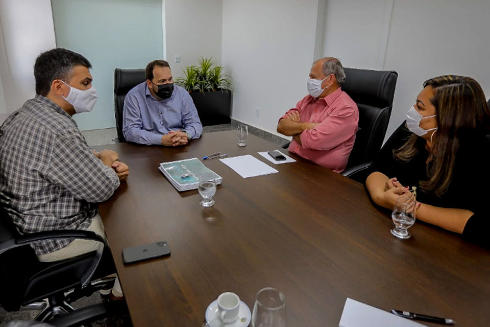 Presidente da Assembleia Legislativa de Rondônia, Alex Redano discute ações em parceria a FIERO