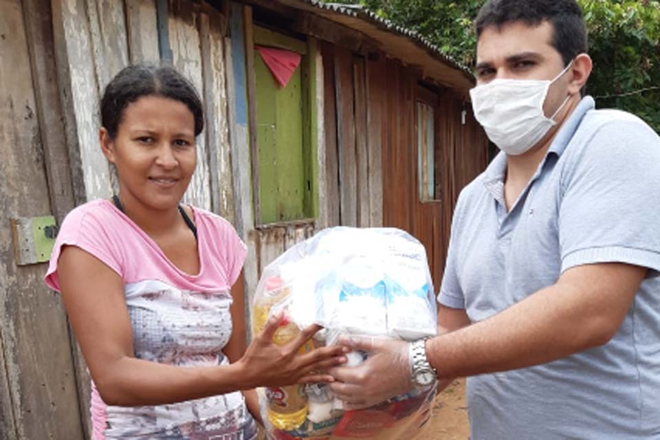  Cinco mil quilos de alimentos são distribuidos pela campanha Médici Solidária