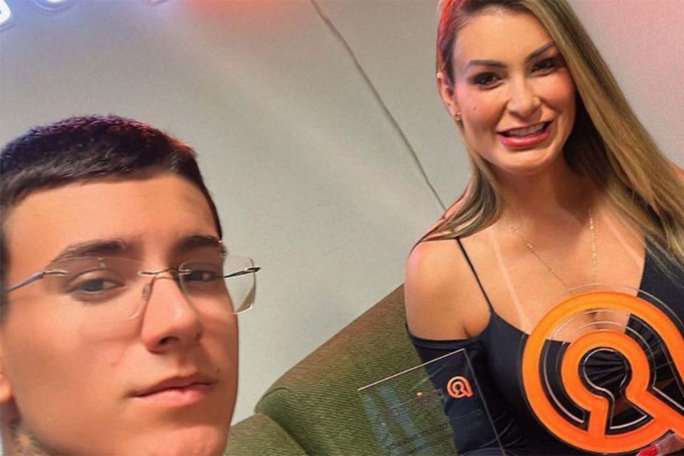 Filho de Andressa Urach revela faturamento com produção de conteúdos eróticos da mãe