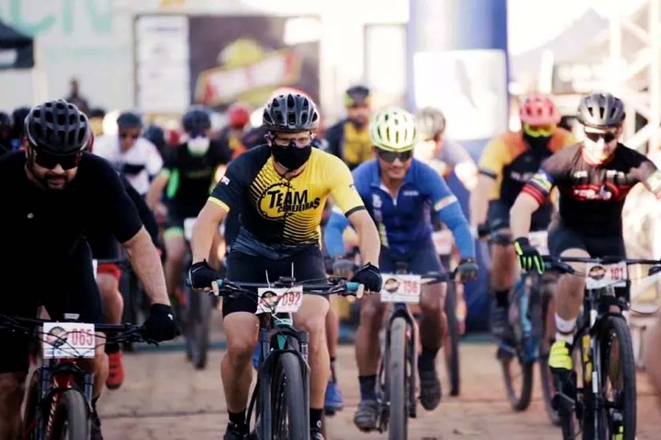 Competição de ciclismo arrecada quase 700 kg de alimentos em Vilhena