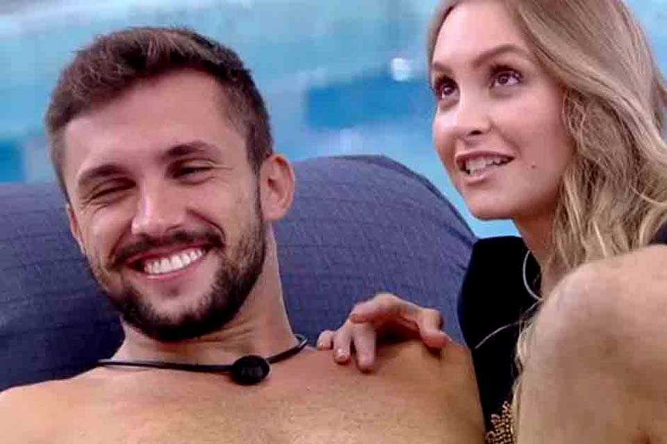 Ex-BBB Arthur nega romance com Carla Diaz: 'Não tem nada rolando'