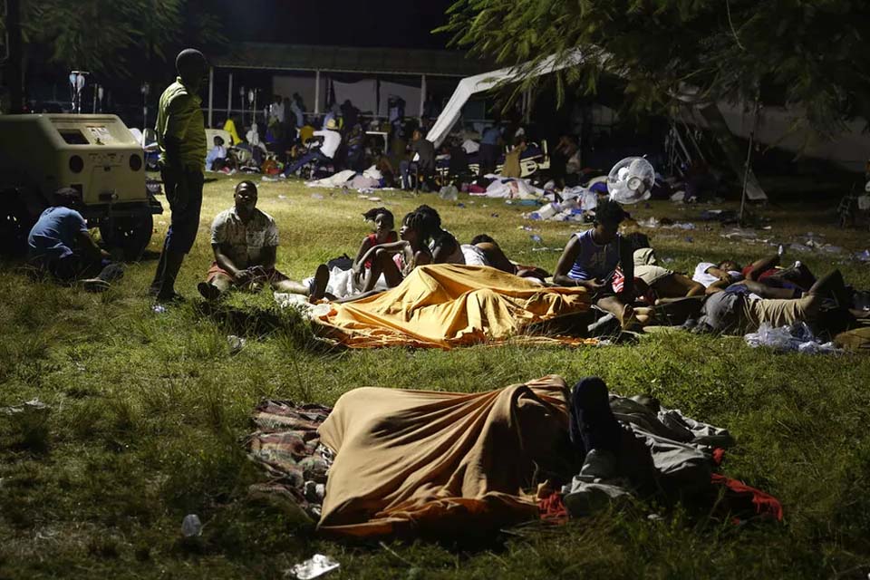 Terremoto no Haiti: pessoas dormem na rua com medo de mais desabamentos