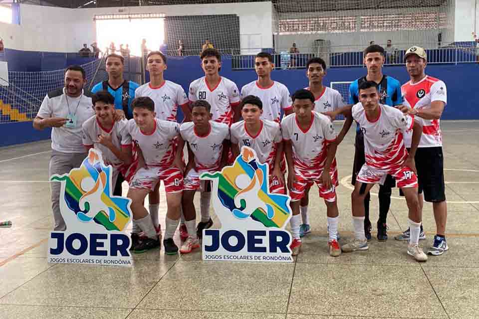 Escola Pedro Vieira de Melo se consagra campeã na categoria Futsal Juvenil Masculino no Joer