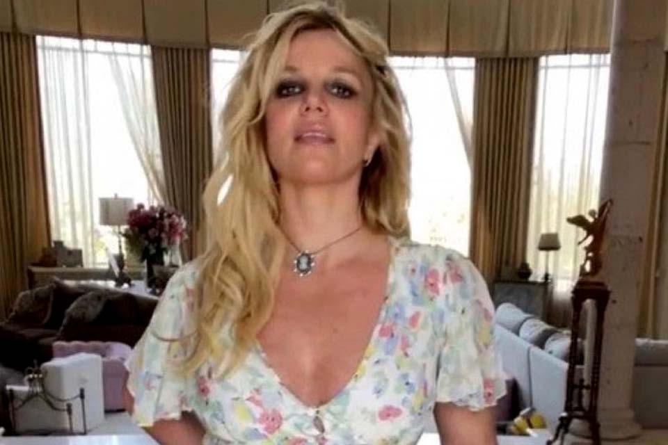 Britney Spears diz que não acredita mais em Deus e que seu pai deveria ser preso para o resto da vida