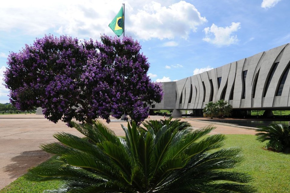 Tempo de trabalho infantil vale para aposentadoria, decide STJ