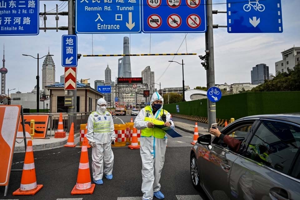 Confinamento para evitar covid-19 eleva frustração em Xangai