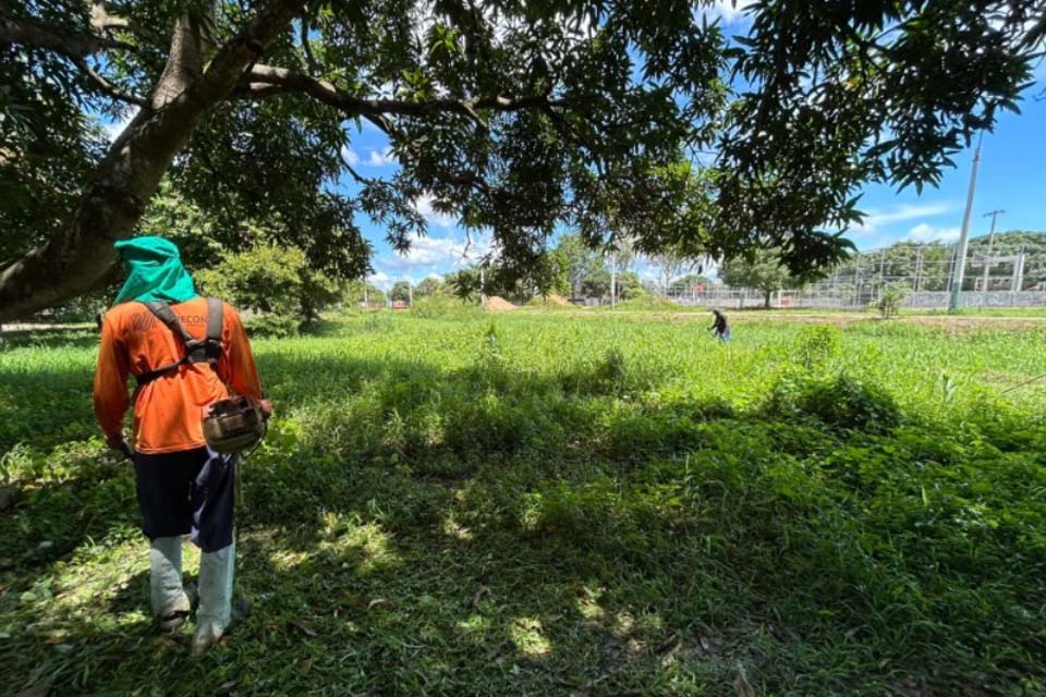 Serviço contínuo de limpeza no Skate Parque contribui para a saúde e o bem-estar da população