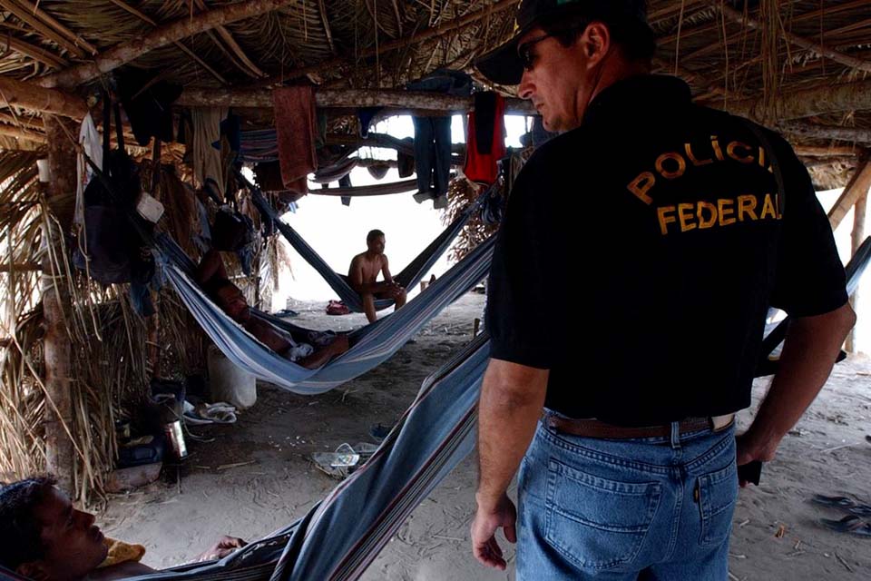 Operação resgata cerca de 110 pessoas em situação de escravidão