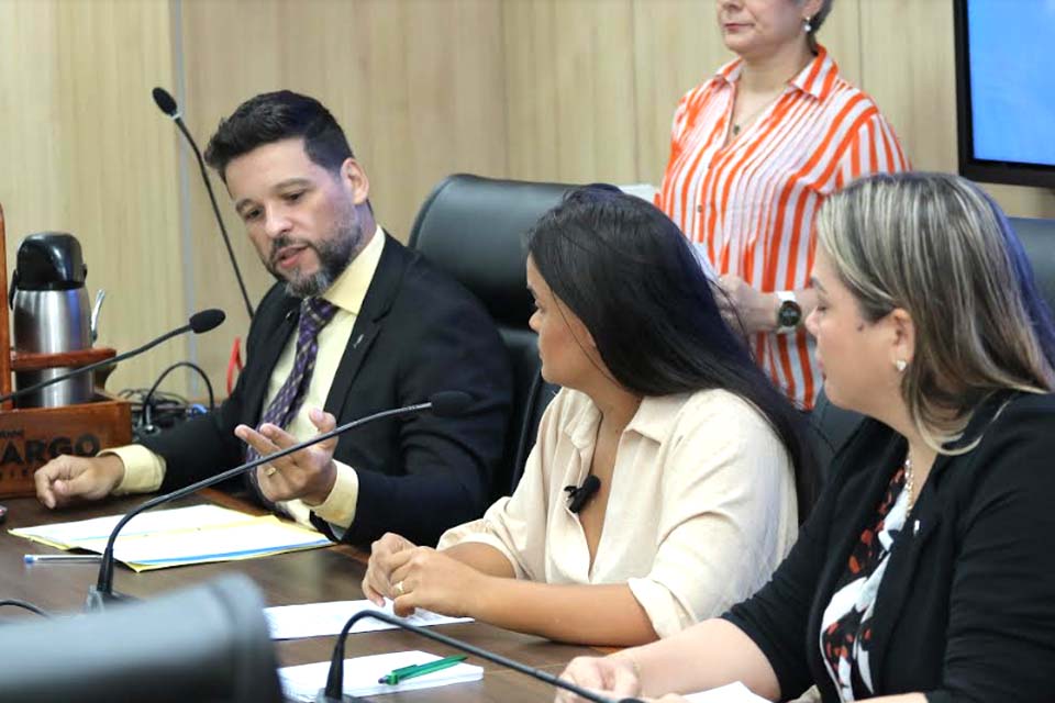 Deputado Camargo volta a cobrar destinação de fórmulas alimentares para crianças com alergia a leite de vaca