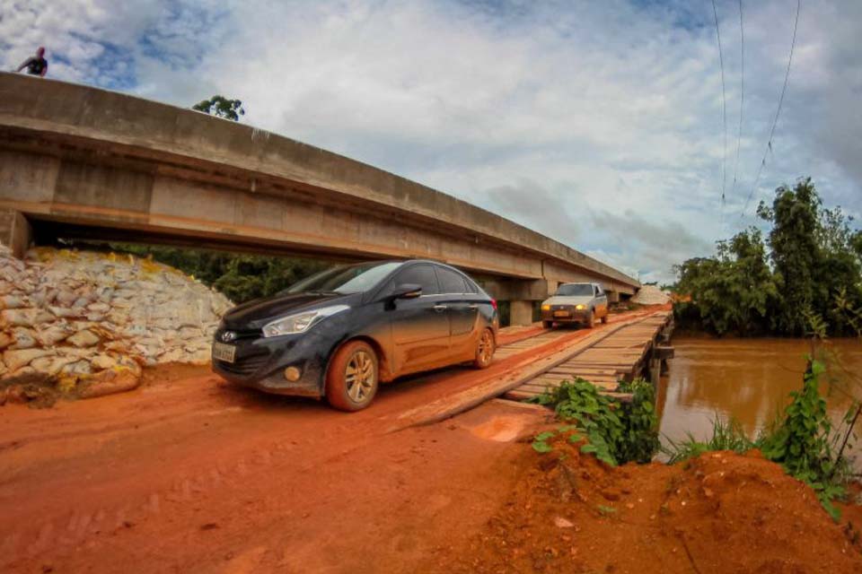 Município passa a ter nova ponte de concreto e aço sobre o rio Preto entre área urbana e rural 