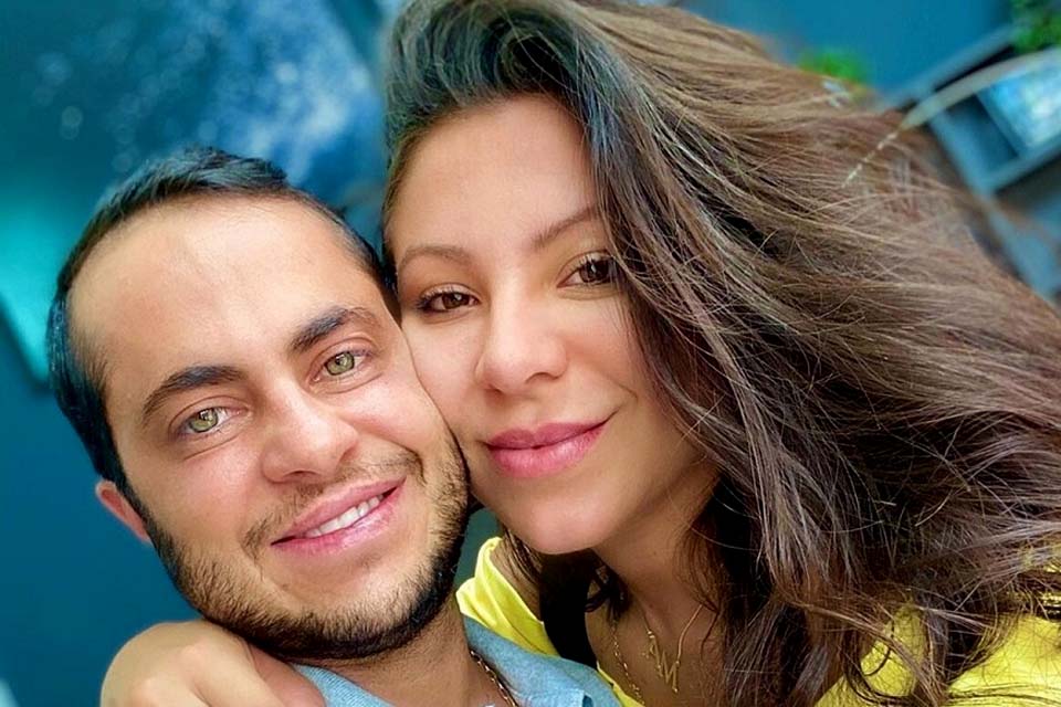 Esposa de Thammy Miranda revela crises no casamento: 'Entrando muito em atrito'