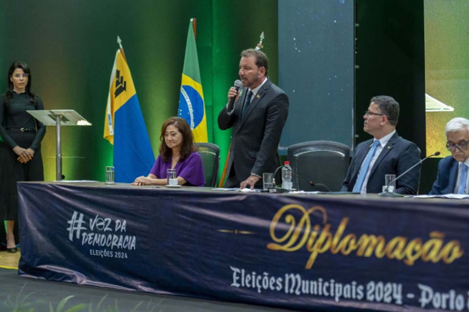 Diplomação de prefeito, vice-prefeita e vereadores eleitos marca o início do exercício municipal de 2025