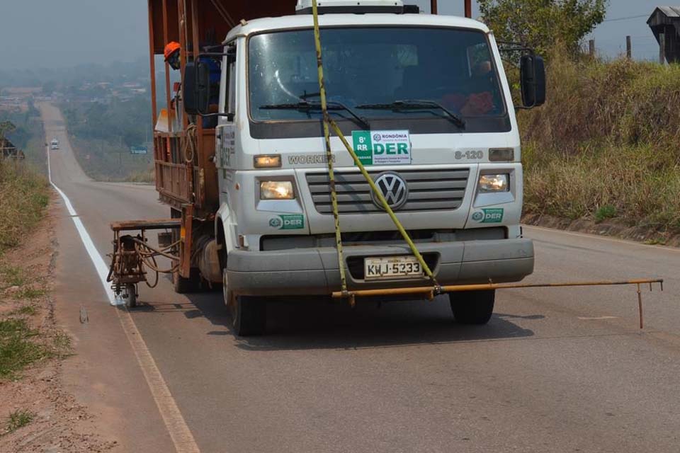 Rodovia 492 recebe revitalização da pintura de sinalização horizontal