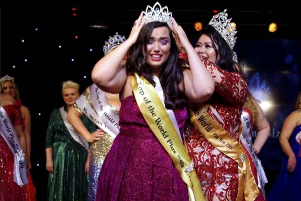 Brasileira vence concurso internacional de beleza plus size na Ucrânia