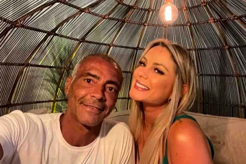 Modelo terminou com Romário ao descobrir outras duas namoradas, diz site