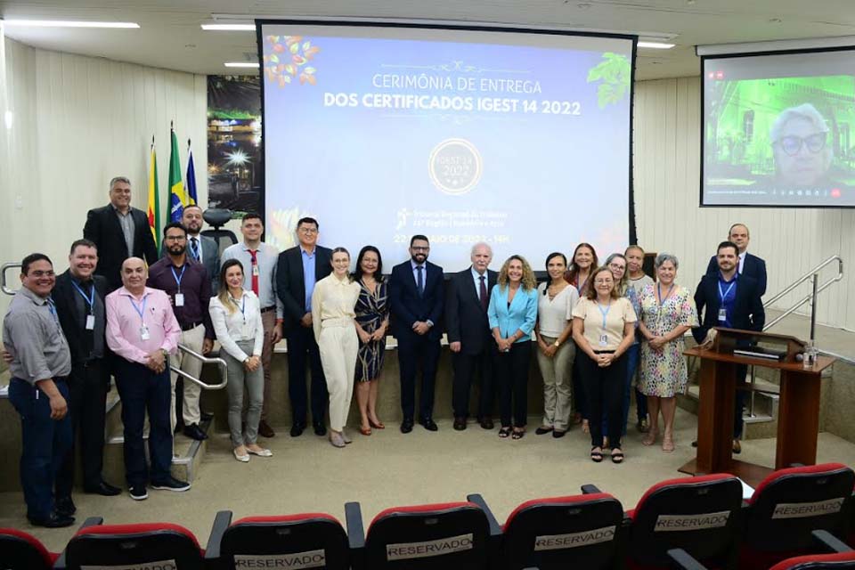 TRT-14 entrega certificado às varas que figuraram entre as melhores do país em 2022