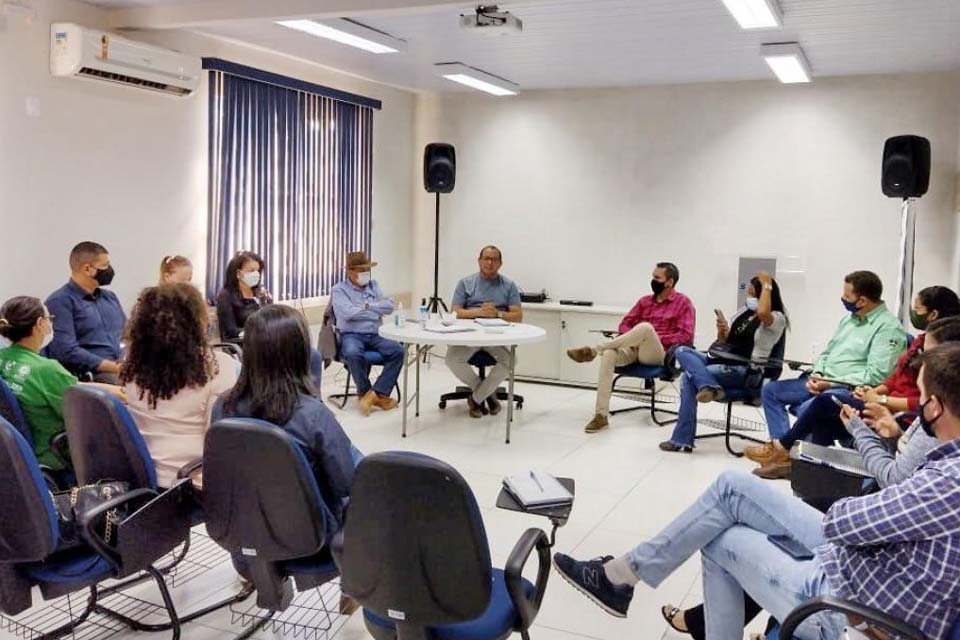 Secretaria de Agricultura se reúne com órgãos ligados ao setor produtivo primário do município