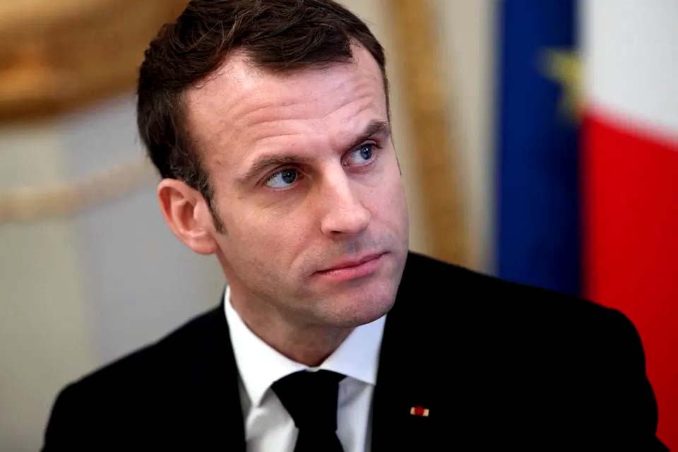 Pedaço de dedo humano é enviado para Emmanuel Macron em Paris