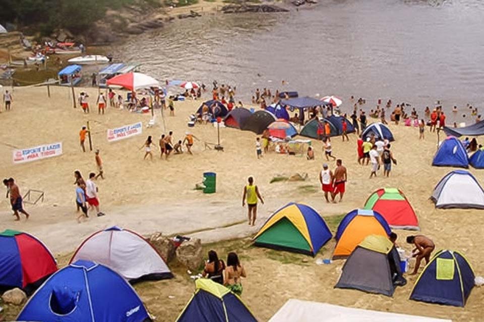 Festival de Praia inicia e prefeita convida população da região