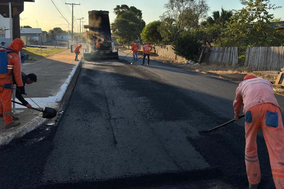 Governo revitaliza ruas e avenidas de Monte Negro com recapeamento asfáltico