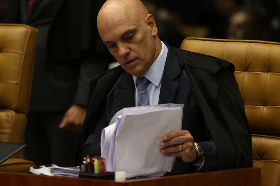 Moraes suspende trecho de MP sobre pedidos de acesso à informação