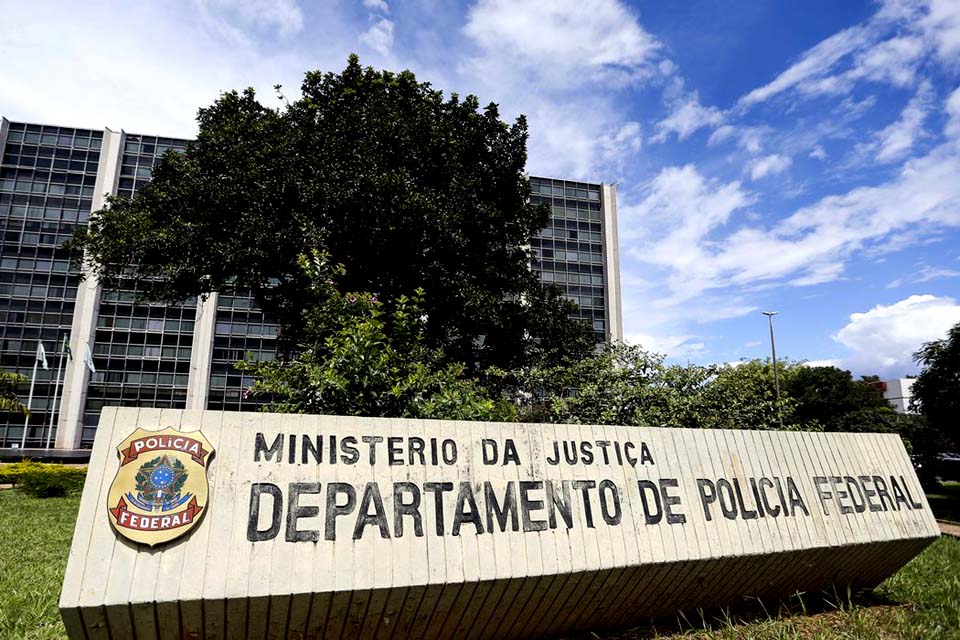 Polícia Federal investiga grupo que fraudava a Previdência