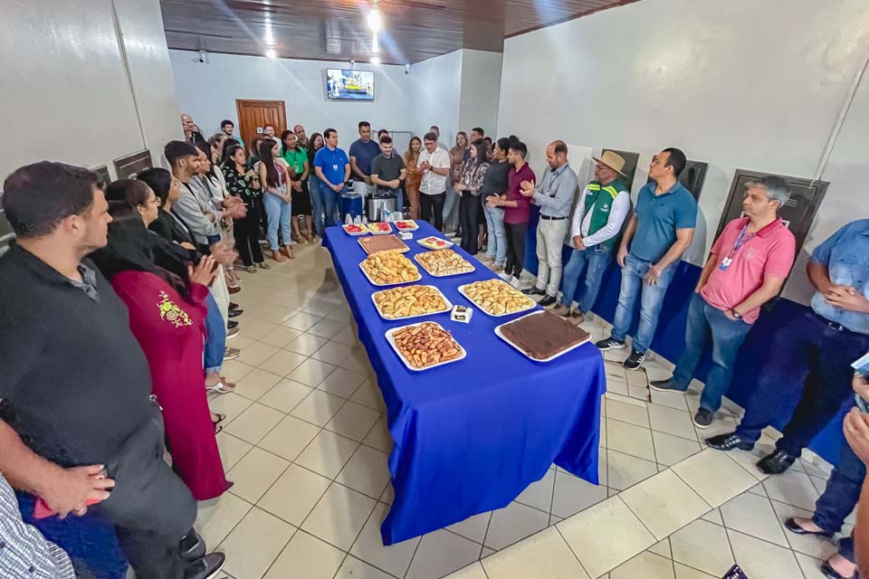 Prefeitura de Jaru realiza café da manhã em homenagem ao dia do Servidor Público