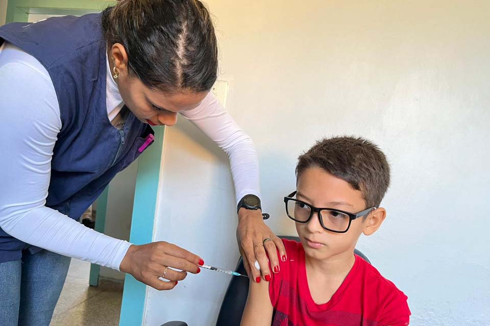 Vacinação itinerante chega às comunidades ribeirinhas do baixo Madeira