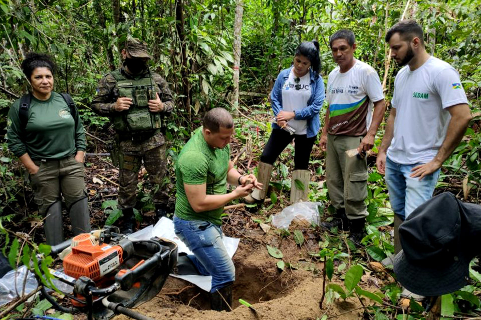 Emissão de carbono é monitorada equipe de pesquisadores na Resex Rio Preto Jacundá