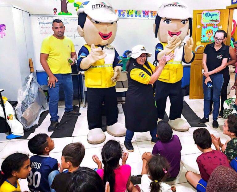 Detran promove ação educativa em parceria com escola e associações de Porto Velho