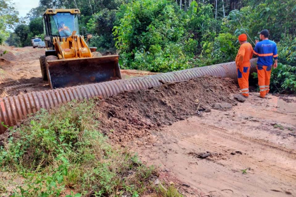 Regional do DER de Vilhena intensifica obras em Boa Esperança e Linha Capim no sul do Estado