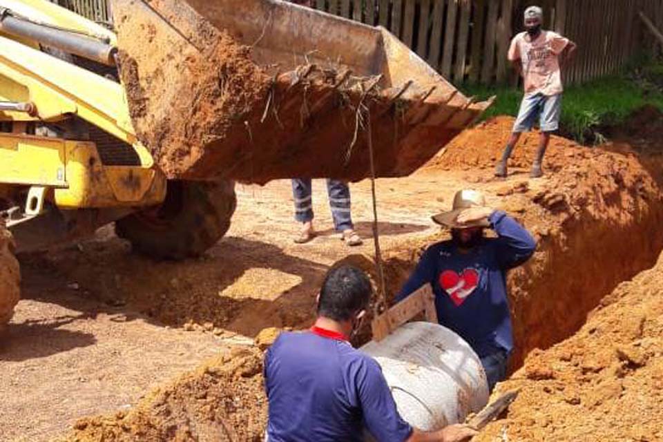 Prefeitura de Porto Velho realiza obras em vias urbanas de Nova Califórnia