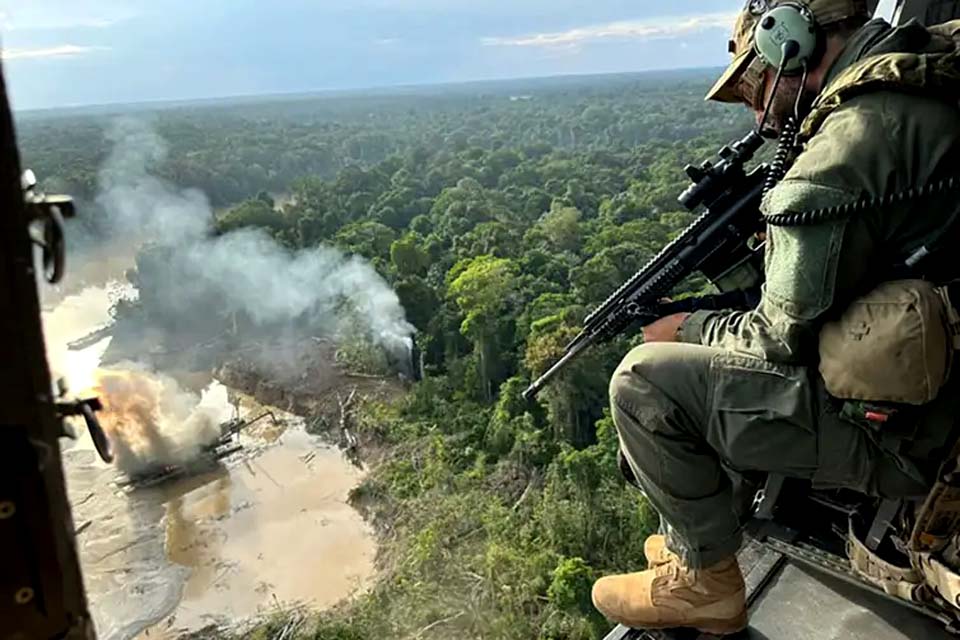 Garimpo desacelera, mas segue inviabilizando saúde do povo Yanomami 