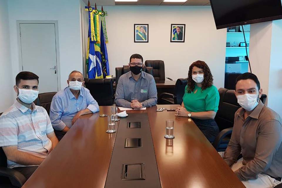 Prefeito de Jaru se reúne com o governador Marcos Rocha e reafirma parceria para a realização de novas obras