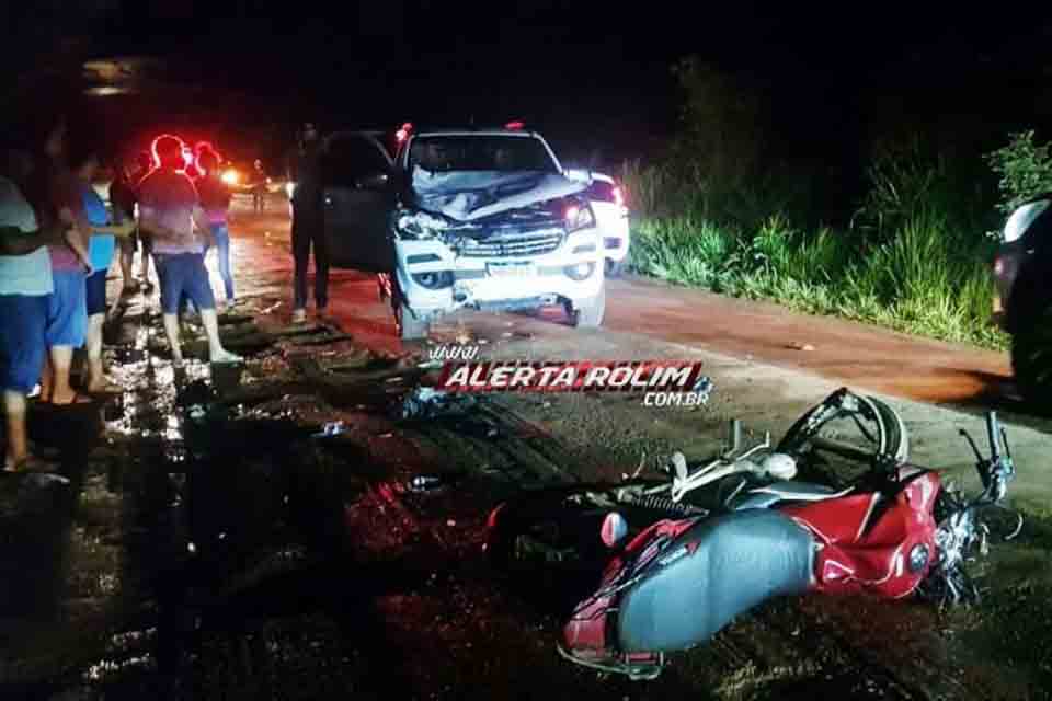 Um morto e outro feridos em colisão entre moto e caminhonete na RO-010