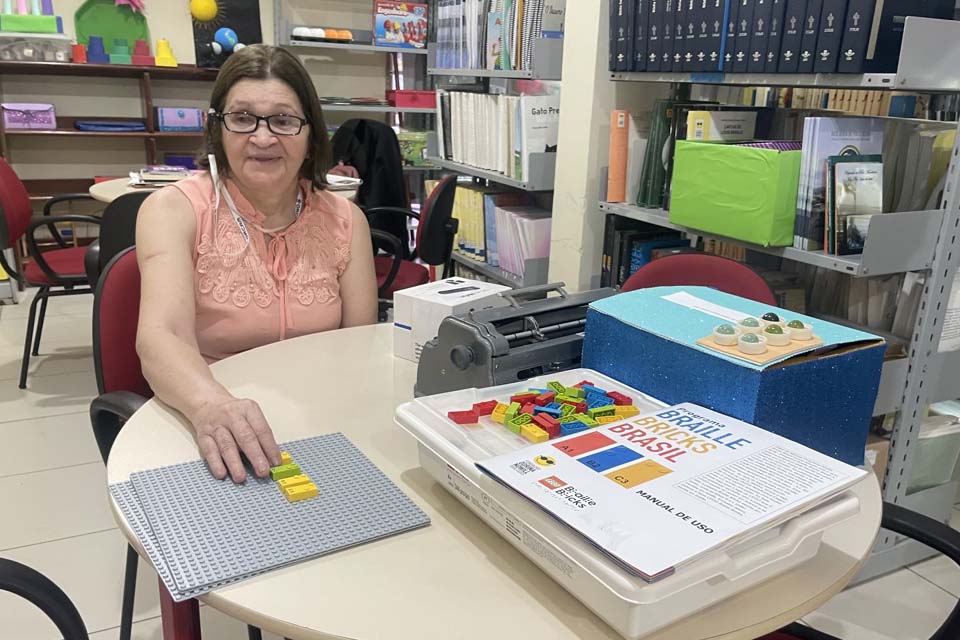 Sala de Braile da Biblioteca Municipal promove inclusão a pessoas com deficiência visual