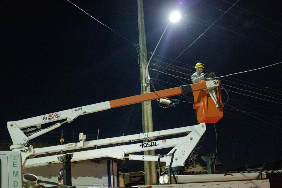 Prefeitura de Porto Velho substitui lâmpadas comuns por luminárias de LED no bairro Lagoinha