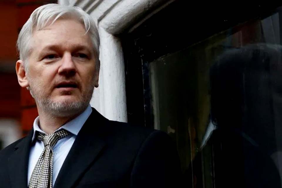 Assange, do WikiLeaks, fica mais próximo de extradição aos EUA